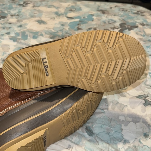 LL Bean Mens 8 “ Bean Boot Like New Condition - Picture 10 of 16